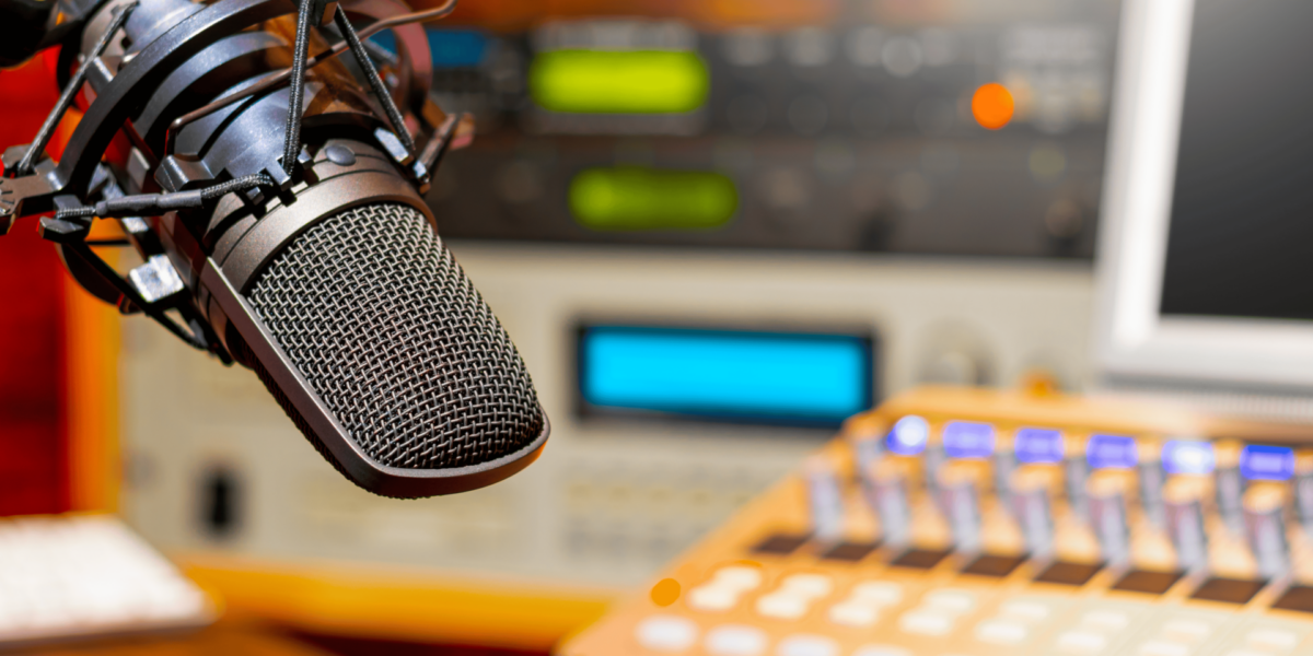 The Unspoken Influence of Voice in Digital Authority